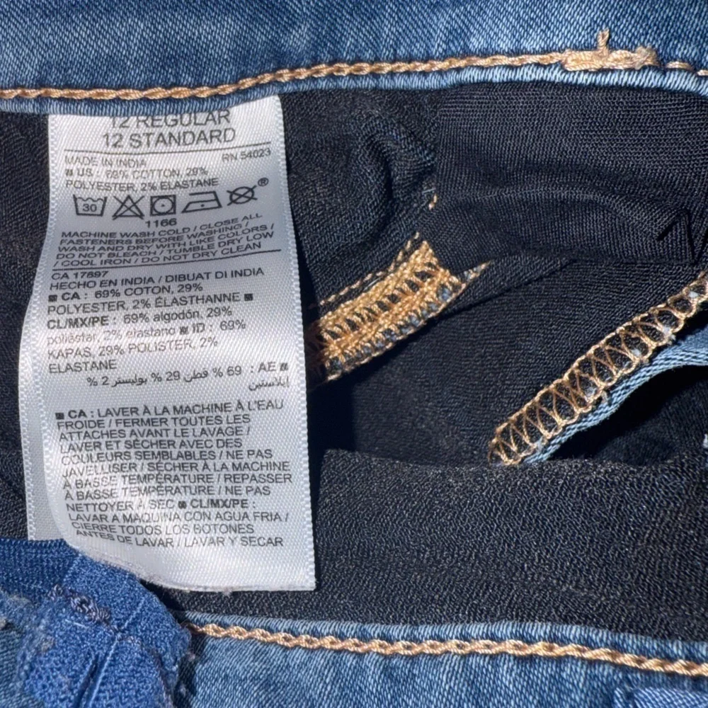 Old Navy Kids Jeans Bundle!- Light and Dark wash, leggings